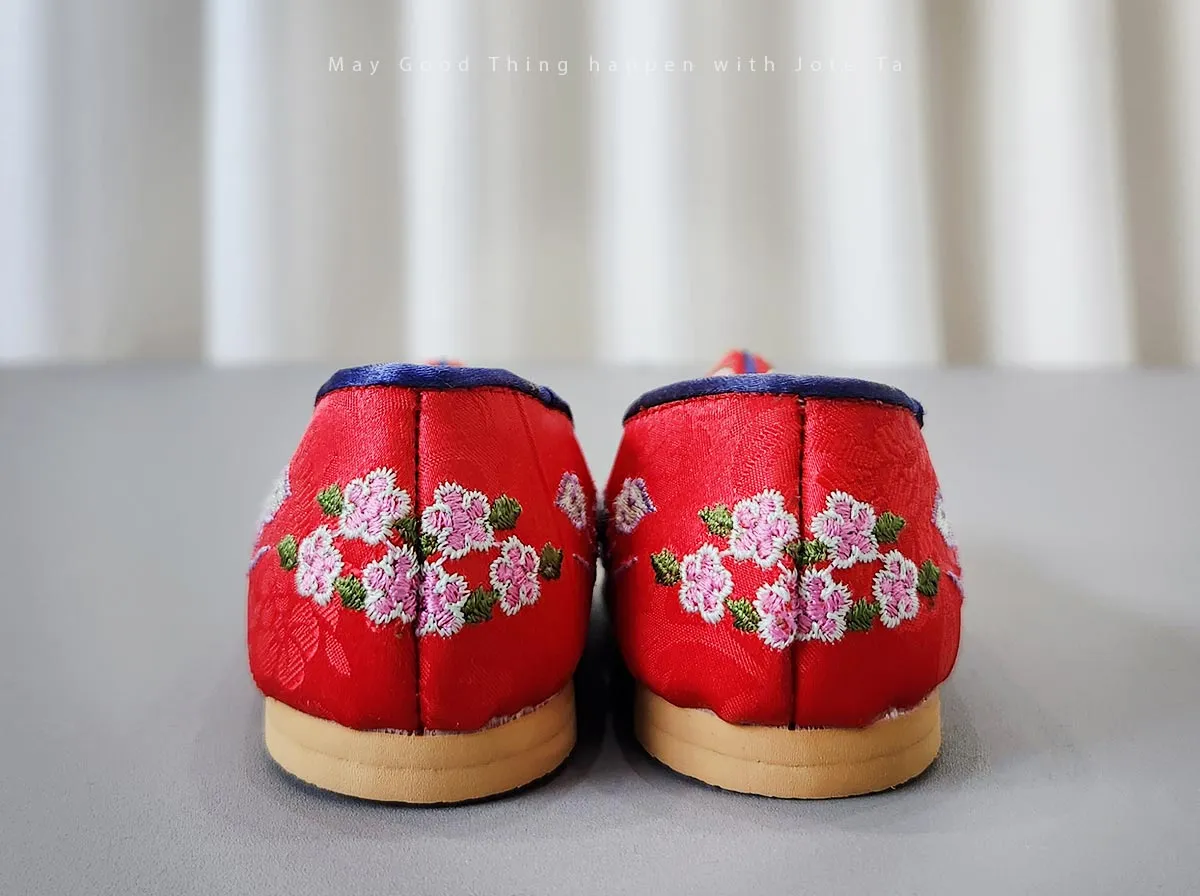 Embroidered Flower Baby Girl Hanbok Shoes in Red