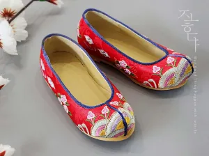 Embroidered Flower Baby Girl Hanbok Shoes in Red