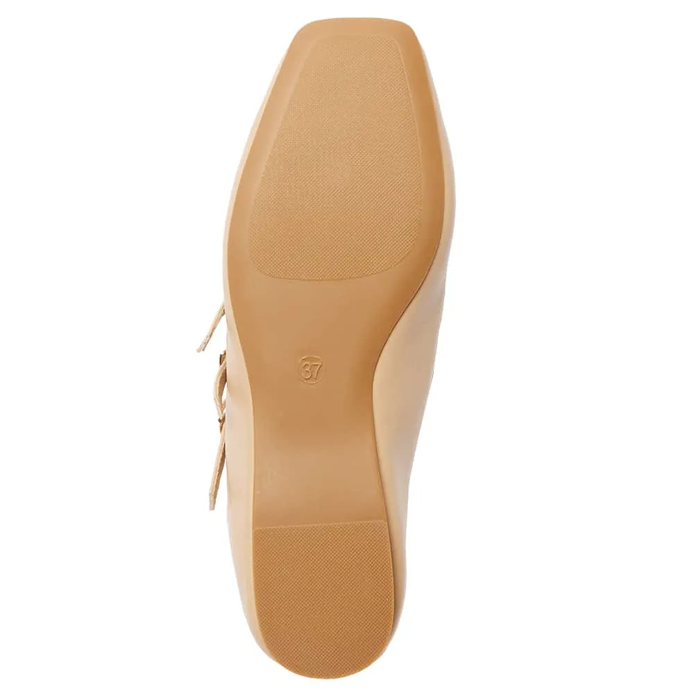 Millie Flat in Nude Leather