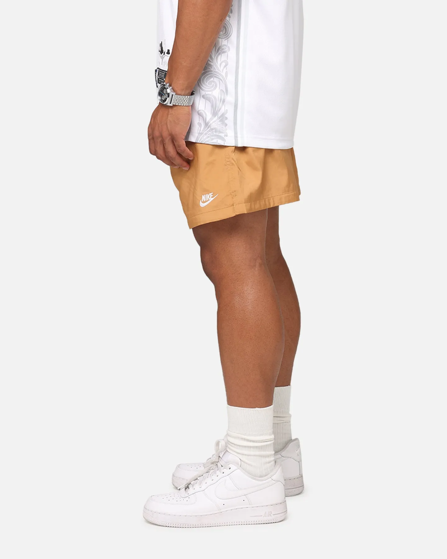 Nike Club Flow Shorts Flax