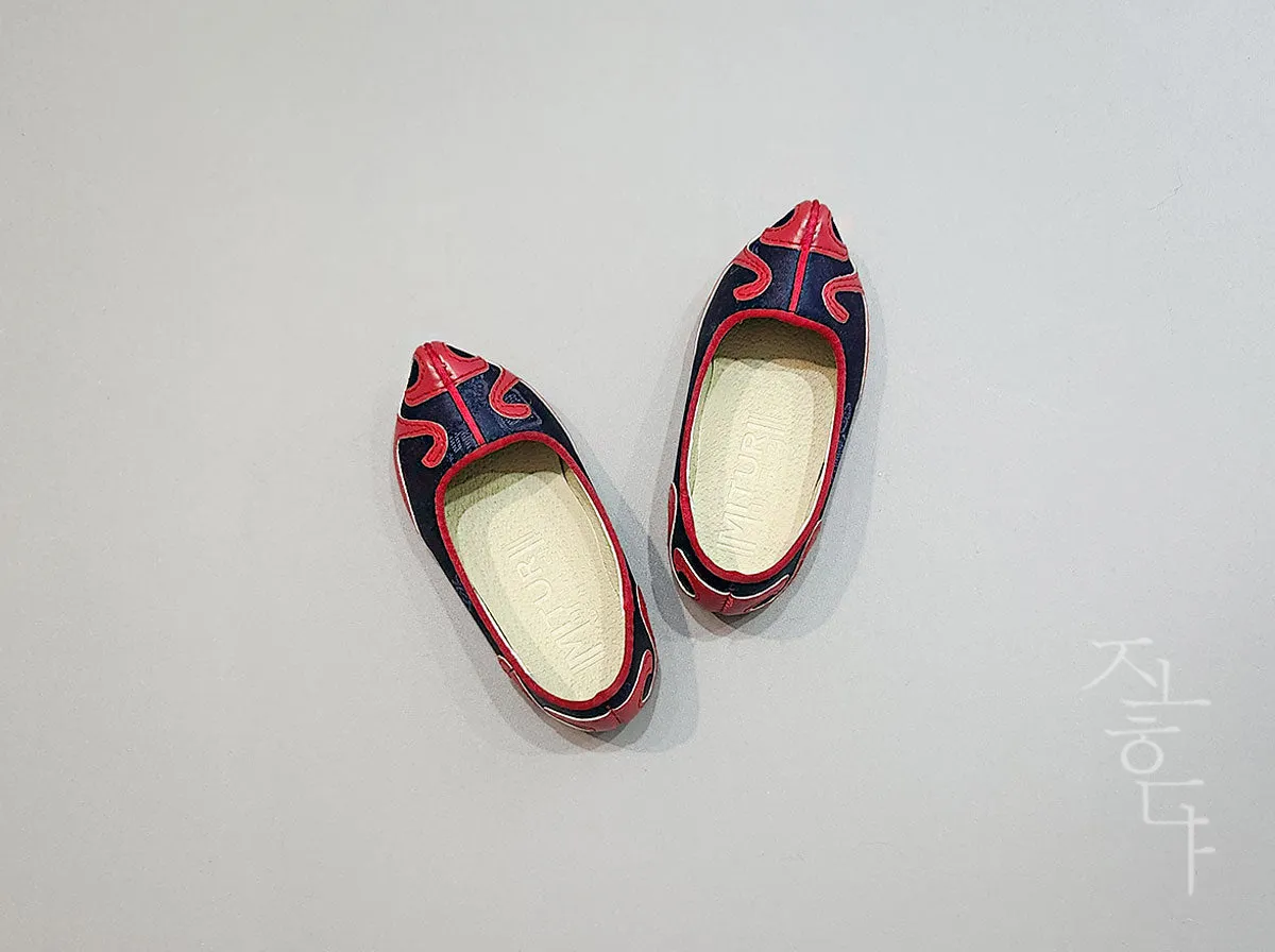 Traditional Baby Boy Hanbok Shoes in Navy & Red