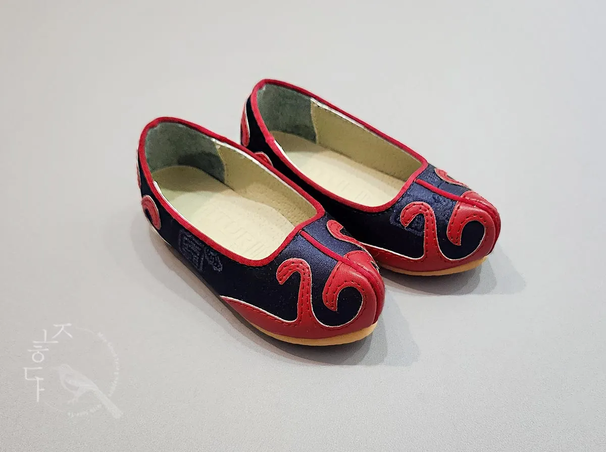 Traditional Baby Boy Hanbok Shoes in Navy & Red