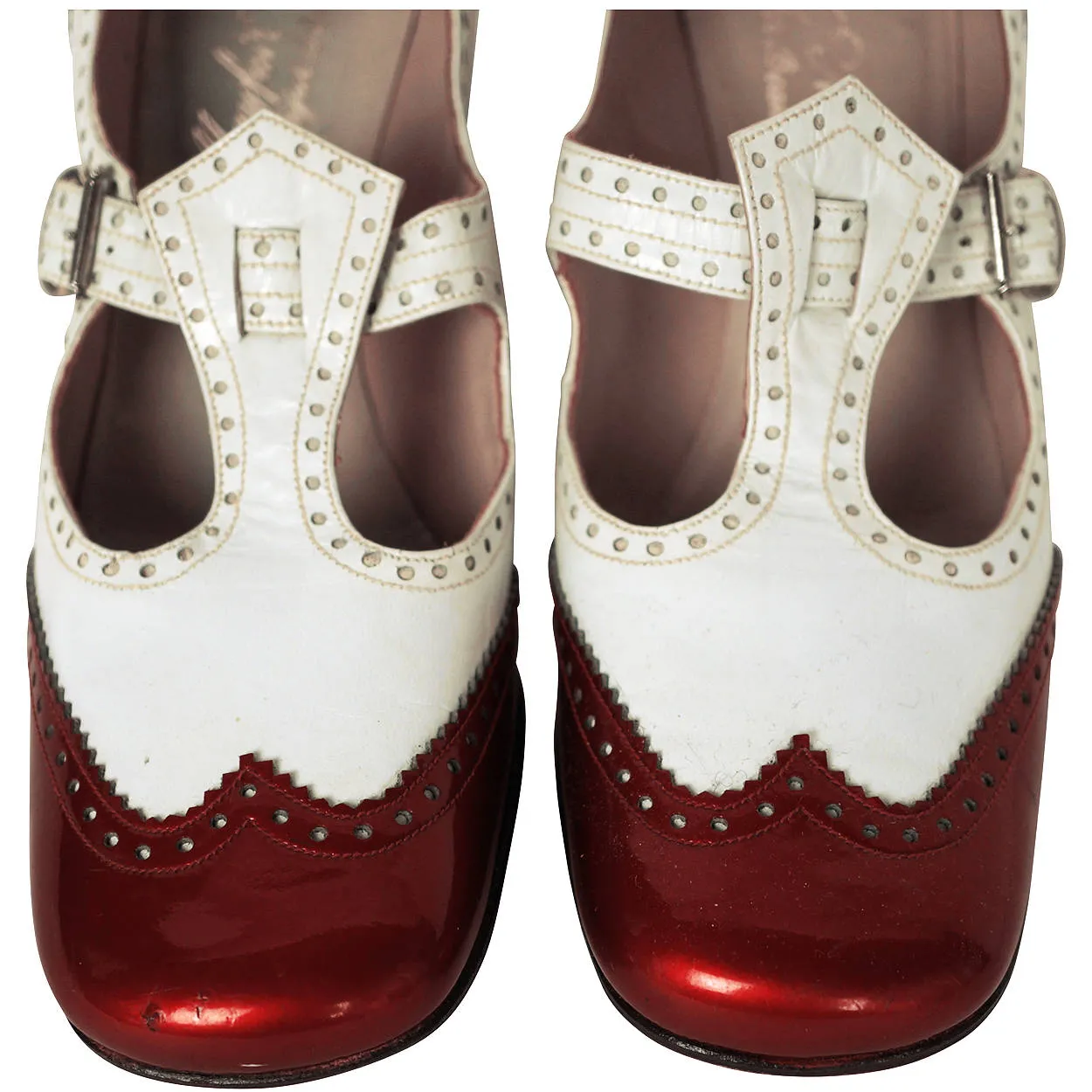 Vintage 1960s Shoes Ladies White &amp; Red Patent Leather T Strap Brogues 8.5 2A/4A